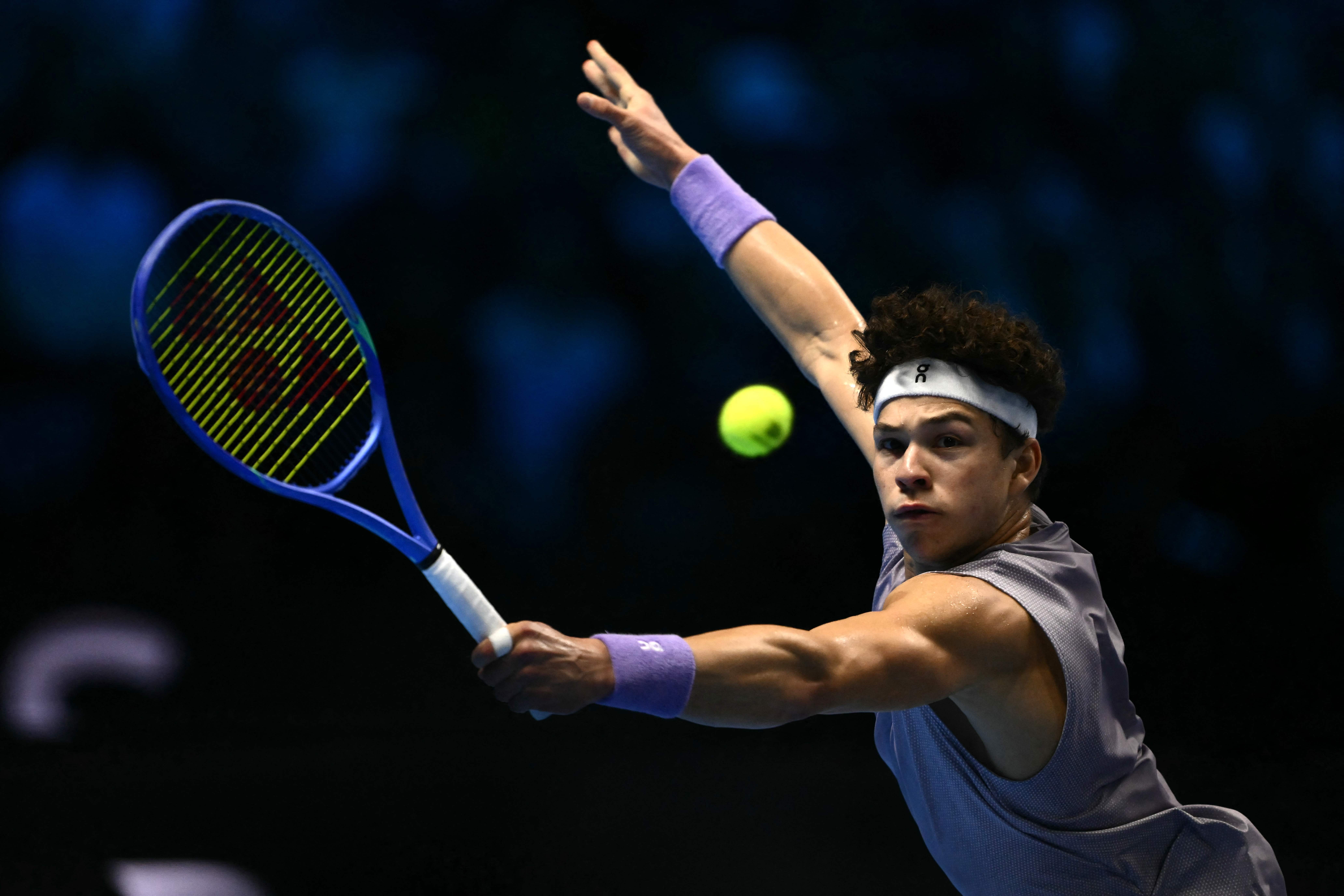 ATP总决赛险胜年终总决赛，兹维列夫点燃赛场