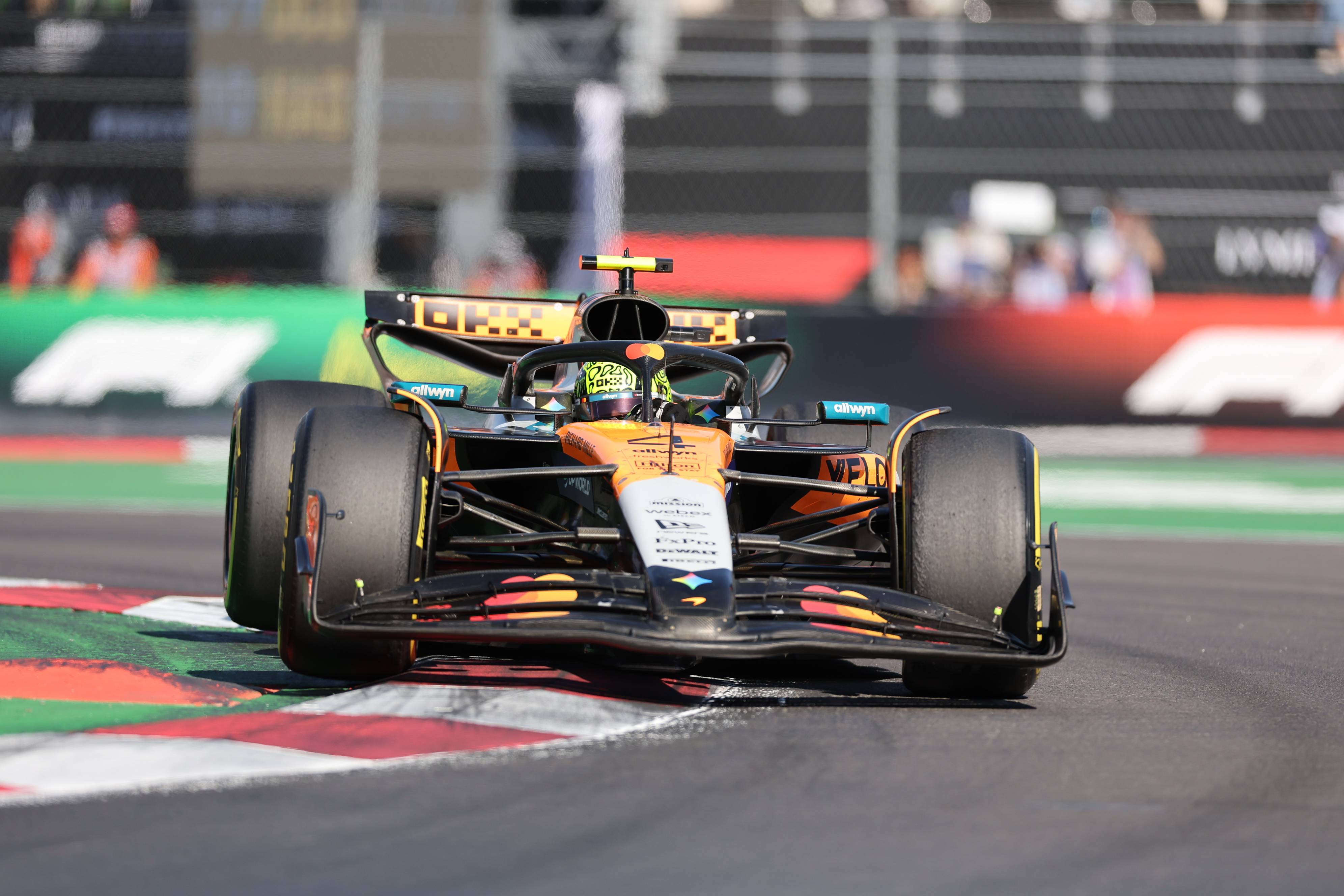 迈凯伦鏖战法拉利，诺里斯高光表现