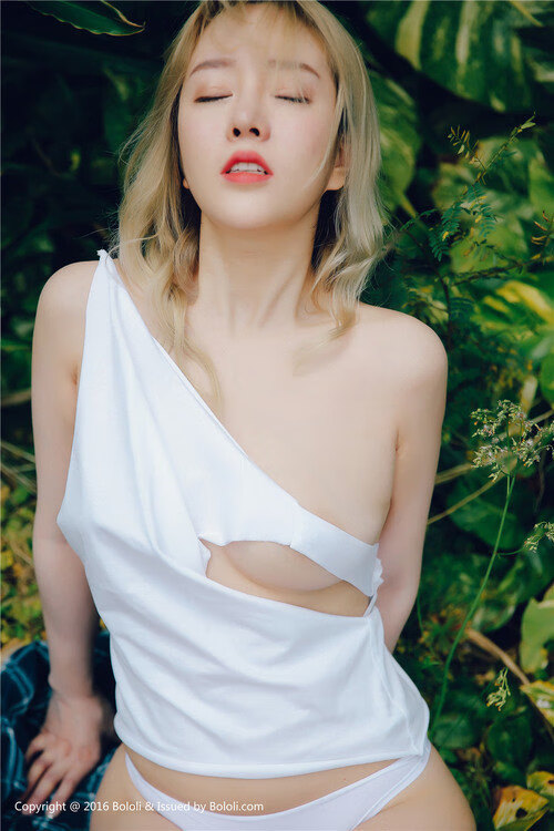 南美狂想曲遇见北欧战吼，当冰与火在绿茵上交锋，莱万如何在焦点战里赢球还是正名？