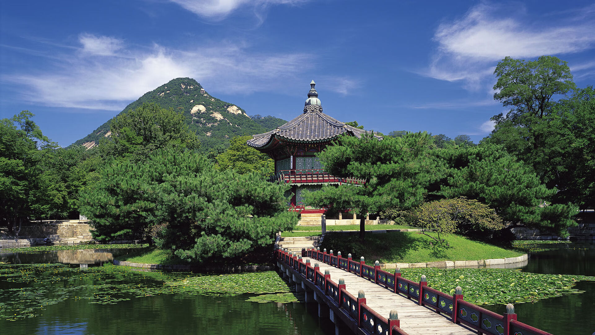 意大利中场双子星闪耀，红黑军团欧战告捷，当巴雷拉在远方定义大场面