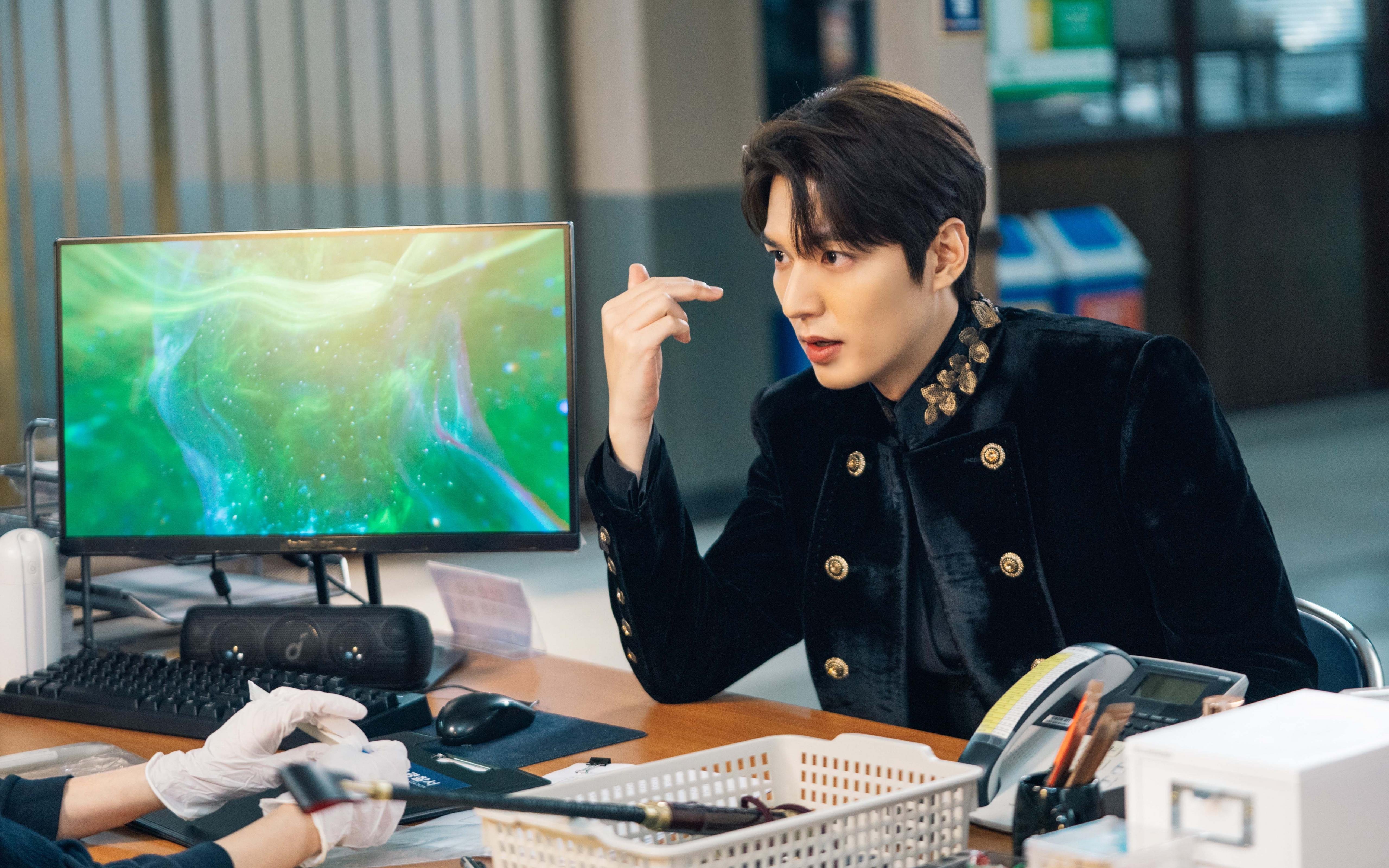 终场哨响前两秒,哈利伯顿用一记世纪之投书写山西篮球新历史