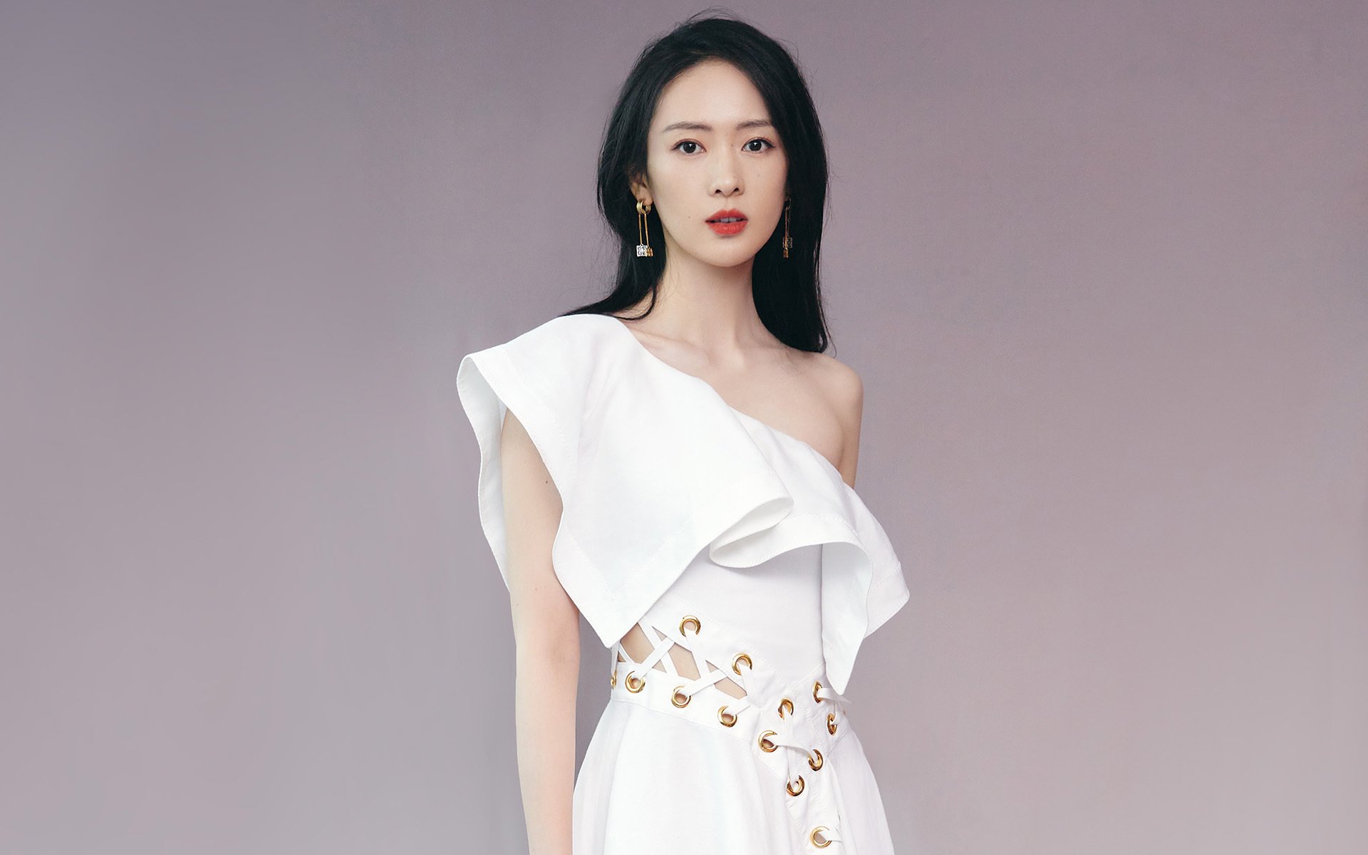 绿茵与丝绸,当库尔图瓦的转换艺术遇见中阿的攻防棋局