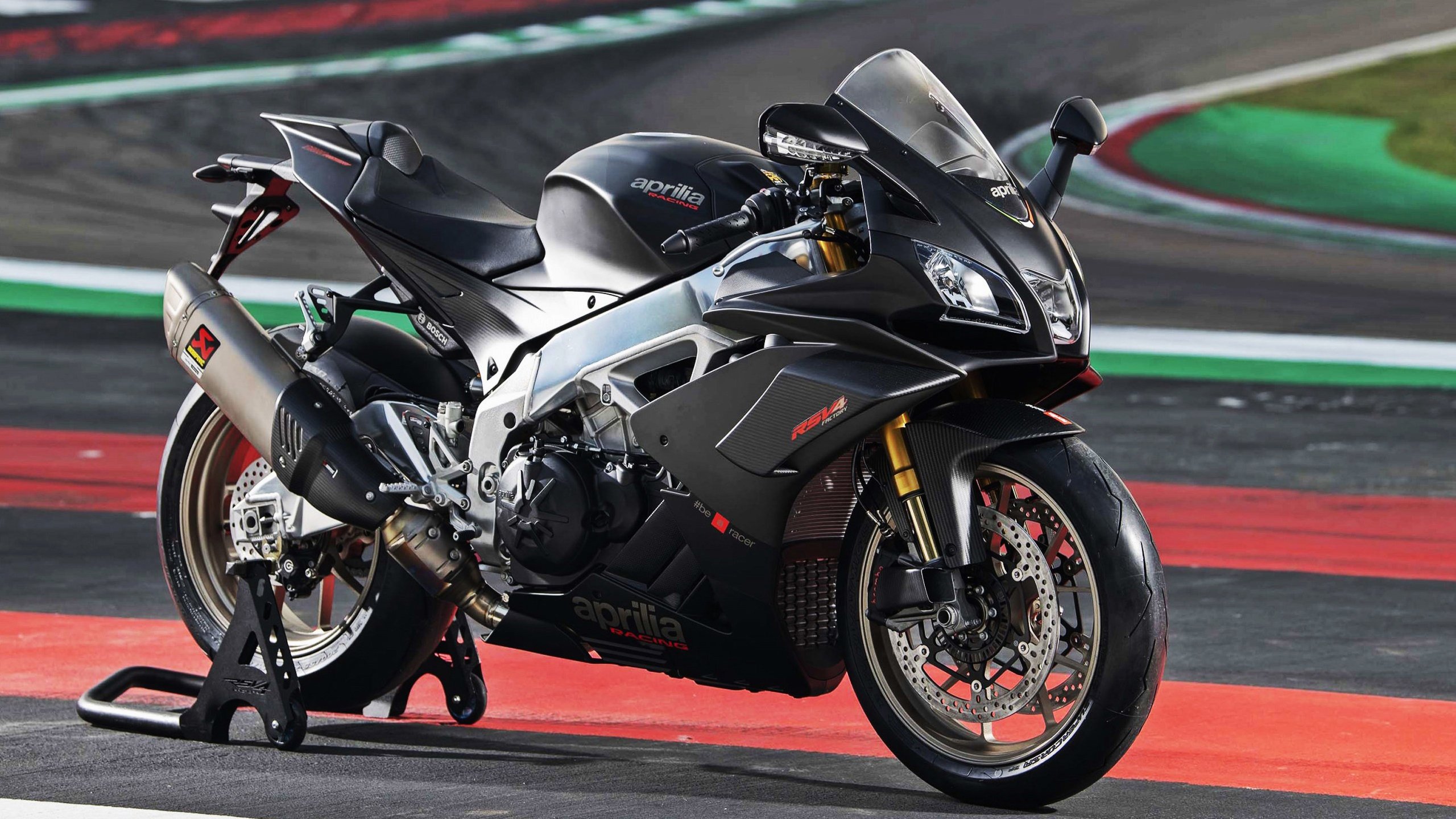 双线焦点，F1揭幕战极速启航与莱比锡红牛伊拉克关键突围战